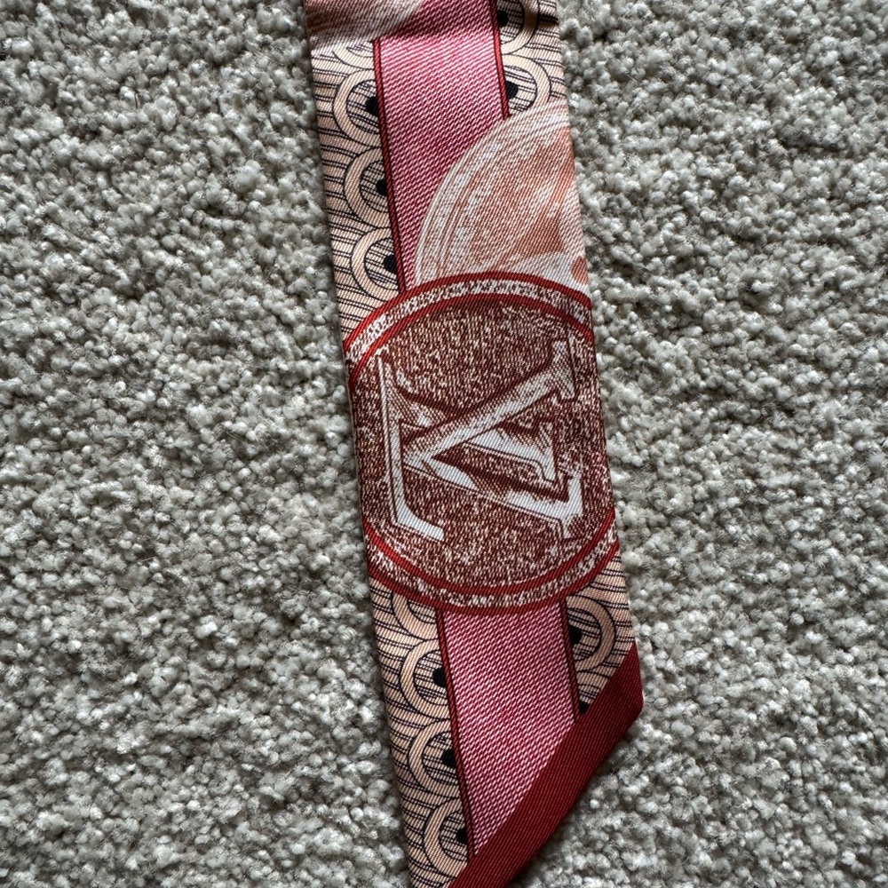 Louis Vuitton Pink and Red Monogram Scarf - Picture 5 of 6